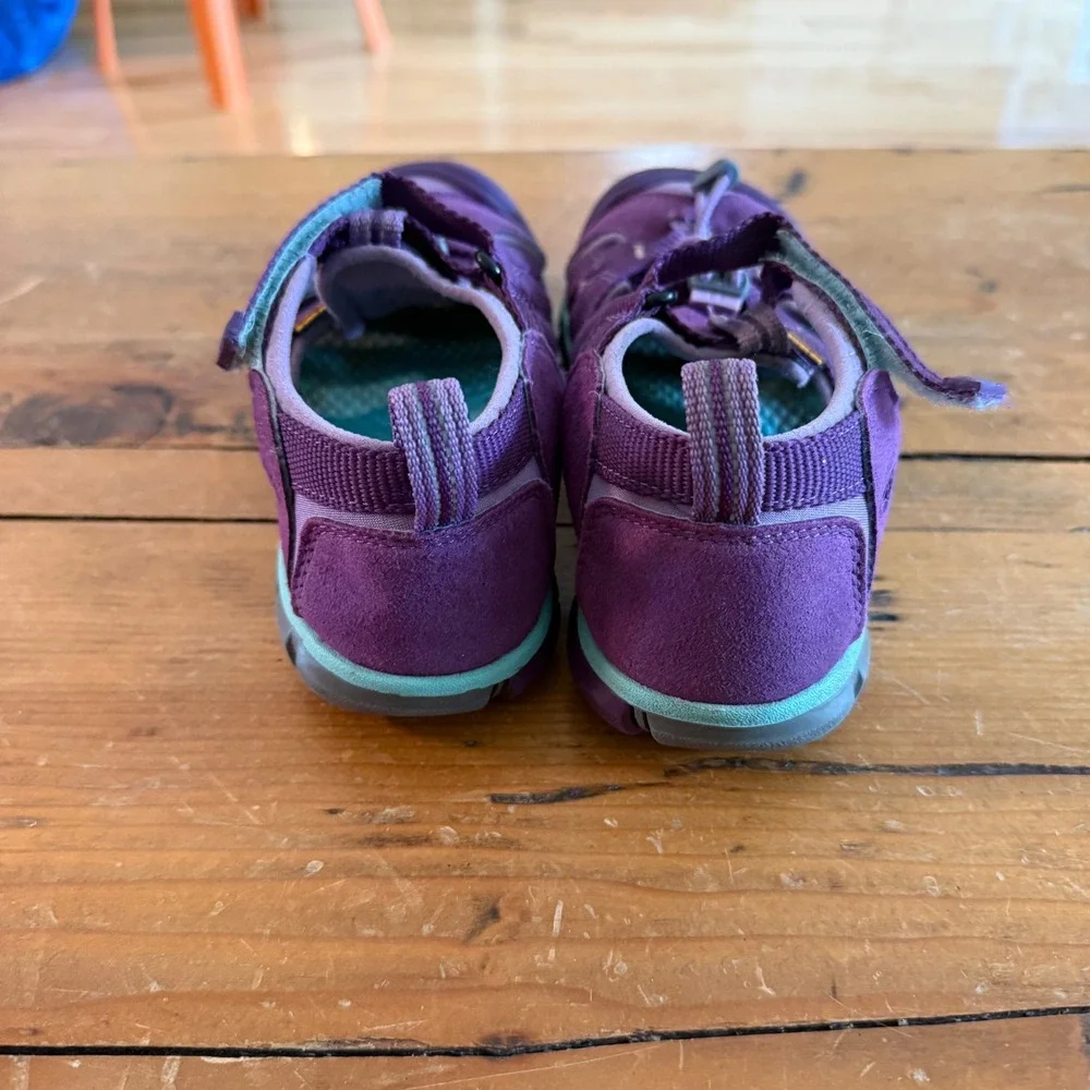 KEEN Kid's Seacamp II CNX Closed Toe Sandals Size 2 Watershoe Hiking Purple Gray